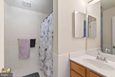 Bath - 8020 Pohick Rd, Springfield, VA 22153 photo 2 of 3