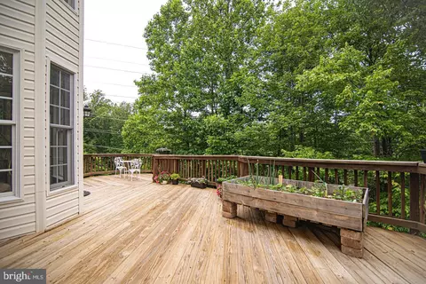 Exterior - 8020 Pohick Rd, Springfield, VA 22153 photo 4 of 8
