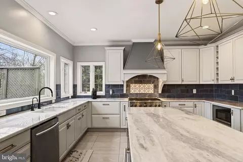 Kitchen - 8020 Pohick Rd, Springfield, VA 22153 photo 7 of 7