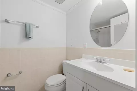 Bath - 7227 Evanston Rd, Springfield, VA 22150 photo 5 of 5