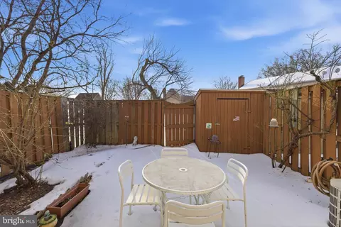 Exterior - 7227 Evanston Rd, Springfield, VA 22150 photo 3 of 5