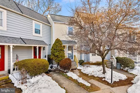 2148 Whisperwood Glen Ln, Reston, VA 20191