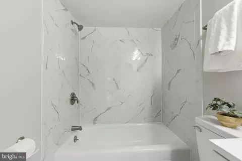 7721 Tremayne Pl #211, Mclean, VA 22102 photo 17