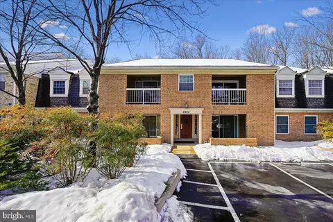 5902 Cove Landing Rd #304, Burke, VA 22015