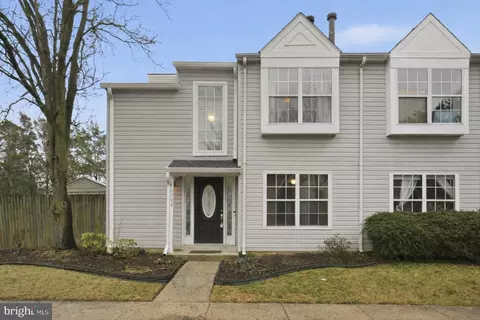 6112 B Hoskins Hollow Cir, Centreville, VA 20121