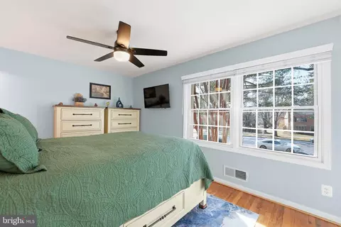 Bedroom - 8142 Carrleigh Pkwy #126, Springfield, VA 22152 photo 1 of 4