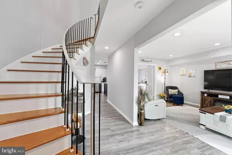 Entry Way - 8142 Carrleigh Pkwy #126, Springfield, VA 22152 photo 1 of 5