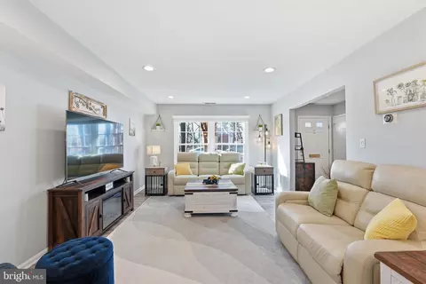 Living - 8142 Carrleigh Pkwy #126, Springfield, VA 22152 photo 1 of 1