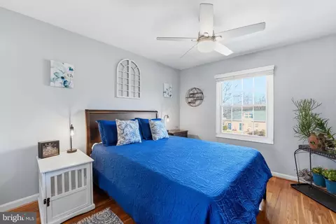 Bedroom - 8142 Carrleigh Pkwy #126, Springfield, VA 22152 photo 3 of 4