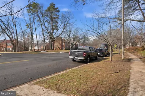 Exterior - 8142 Carrleigh Pkwy #126, Springfield, VA 22152 photo 4 of 4