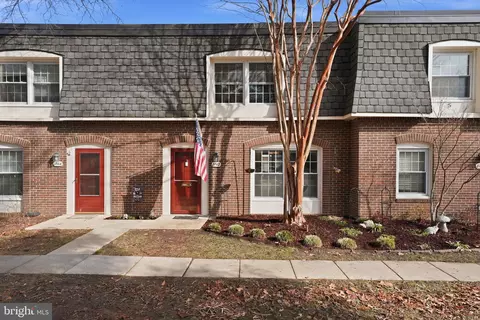 8142 Carrleigh Pkwy #126, Springfield, VA 22152