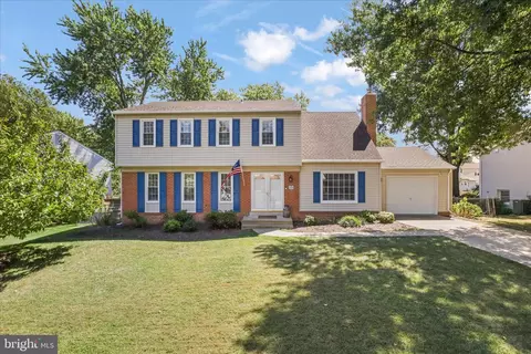 7923 Lake Pleasant Dr, Springfield, VA 22153