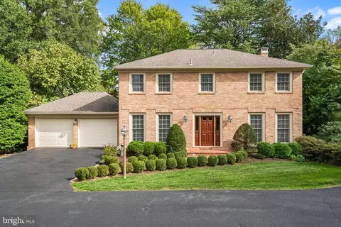 8311 Chapel Lake Ct, Annandale, VA 22003