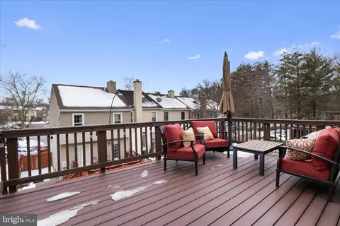 Exterior - 6940 Compton Ln, Centreville, VA 20121 photo 6 of 15