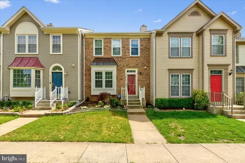 Exterior - 6940 Compton Ln, Centreville, VA 20121 photo 7 of 15