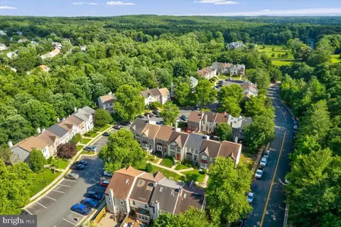 View/Area - 6940 Compton Ln, Centreville, VA 20121 photo 9 of 9