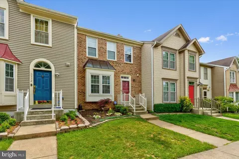 Exterior - 6940 Compton Ln, Centreville, VA 20121 photo 8 of 15