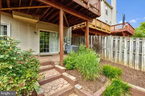 Exterior - 6940 Compton Ln, Centreville, VA 20121 photo 14 of 15