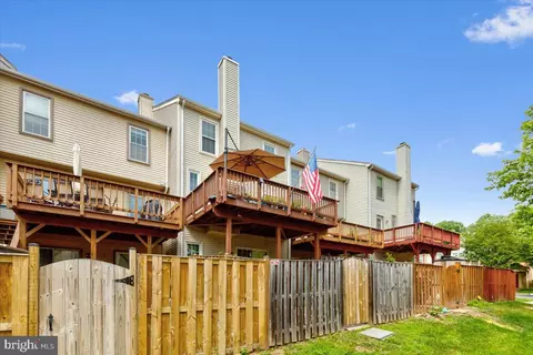 Exterior - 6940 Compton Ln, Centreville, VA 20121 photo 13 of 15