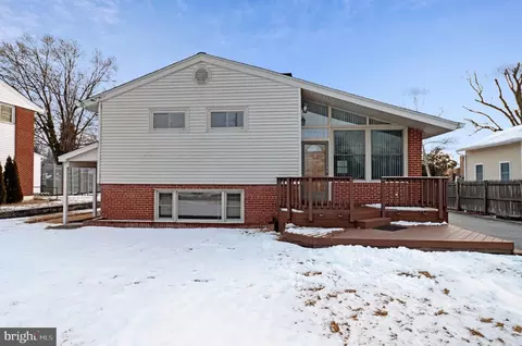 6323 Hillcrest Pl, Alexandria, VA 22312