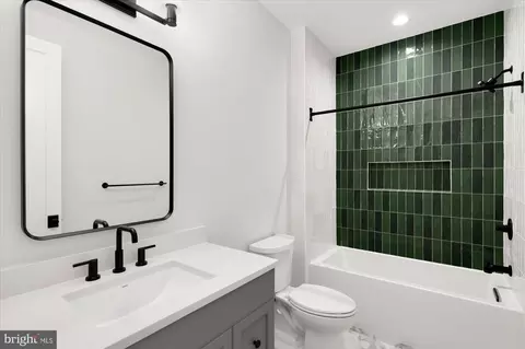 Bath - 1446 Cola Dr, Mclean, VA 22101 photo 7 of 10