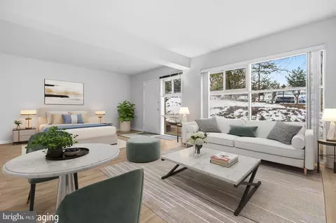 4361 Americana Dr #A, Annandale, VA 22003