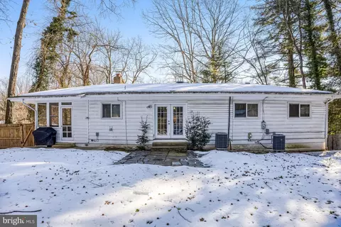 Exterior - 7213 Calamo St, Springfield, VA 22150 photo 10 of 11