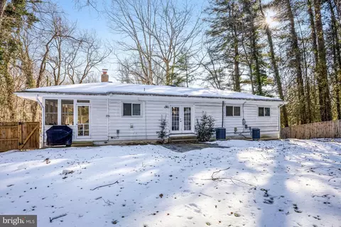 Exterior - 7213 Calamo St, Springfield, VA 22150 photo 8 of 11