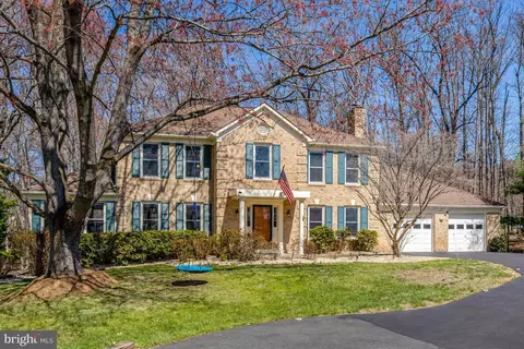 977 Redberry Ct, Great Falls, VA 22066