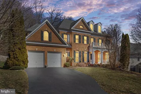 6424 Recreation Ln, Falls Church, VA 22041