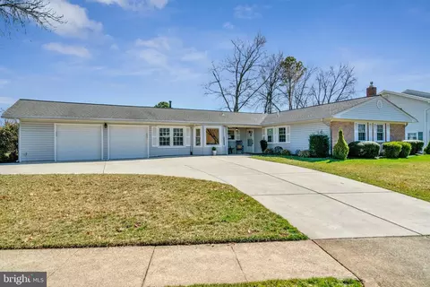 4103 Port Rae Ln, Fairfax, VA 22033