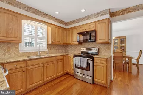 Kitchen - 8836 Shadowlake Way, Springfield, VA 22153 photo 2 of 4