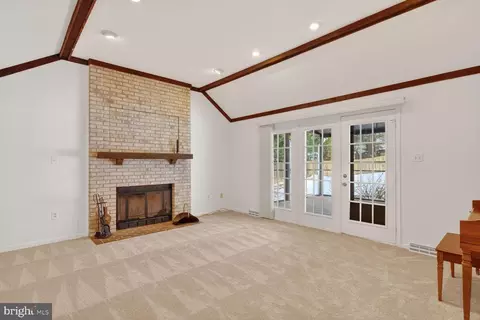 Living - 8836 Shadowlake Way, Springfield, VA 22153 photo 7 of 11
