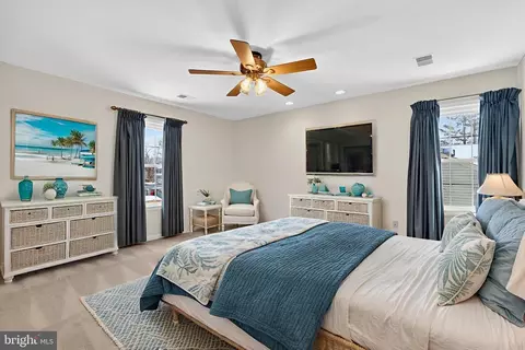 Bedroom - 8836 Shadowlake Way, Springfield, VA 22153 photo 10 of 13