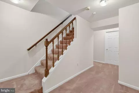 Entry Way - 8836 Shadowlake Way, Springfield, VA 22153 photo 4 of 4