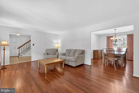 Living - 8836 Shadowlake Way, Springfield, VA 22153 photo 6 of 11