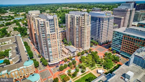 11990 Market St #818, Reston, VA 20190