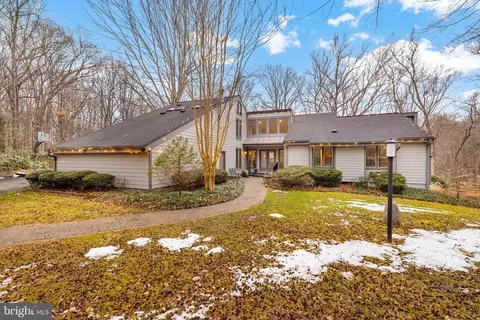 5500 Beech Ridge Dr, Fairfax, VA 22030