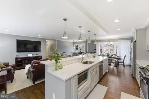 Kitchen - 6124 Crozet Ct, Springfield, VA 22150 photo 6 of 8