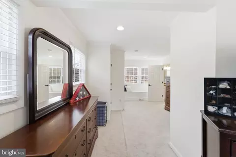 Entry Way - 6124 Crozet Ct, Springfield, VA 22150 photo 3 of 6