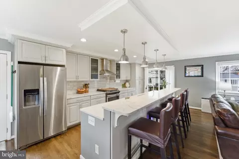 Kitchen - 6124 Crozet Ct, Springfield, VA 22150 photo 4 of 8