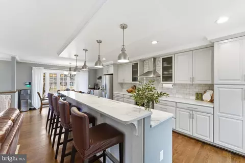 Kitchen - 6124 Crozet Ct, Springfield, VA 22150 photo 7 of 8