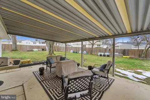 Exterior - 6124 Crozet Ct, Springfield, VA 22150 photo 2 of 6