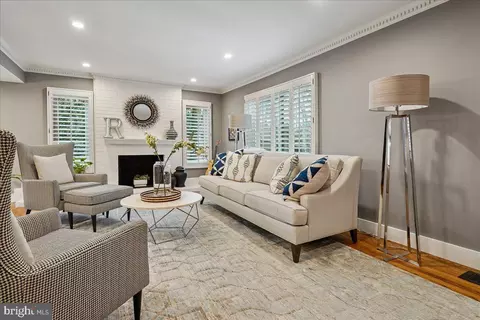 Living - 2111 Lirio Ct, Reston, VA 20191 photo 4 of 4