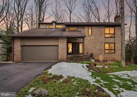 Exterior - 2111 Lirio Ct, Reston, VA 20191 photo 8 of 8