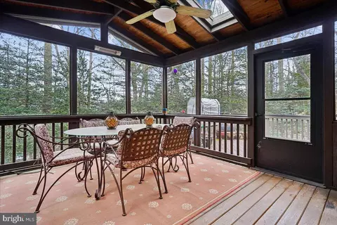 Exterior - 2111 Lirio Ct, Reston, VA 20191 photo 2 of 8