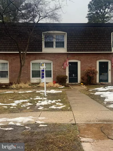 8210 Carrleigh Pkwy #6, Springfield, VA 22152