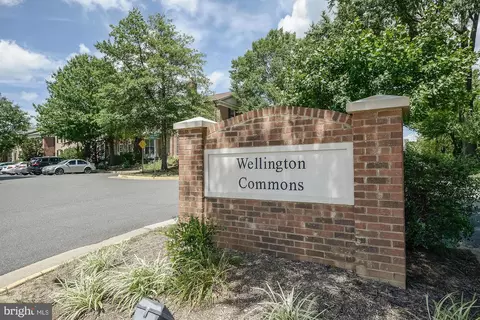 5812 Apsley House Ct, Alexandria, VA 22310