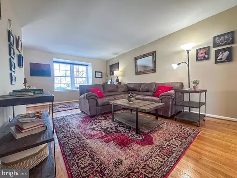 2158 Golf Course Dr, Reston, VA 20191 photo 3