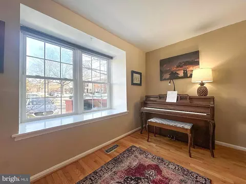 2158 Golf Course Dr, Reston, VA 20191 photo 6